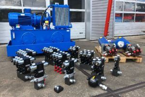 Hydraulisches System zur Fertigung von Bauzäunen