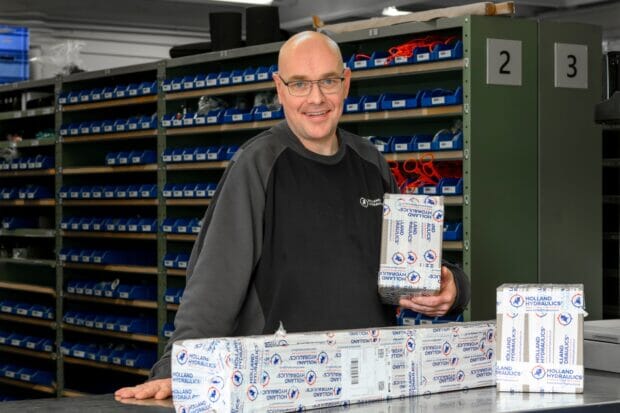 Peter Westera, Empfang und Laden