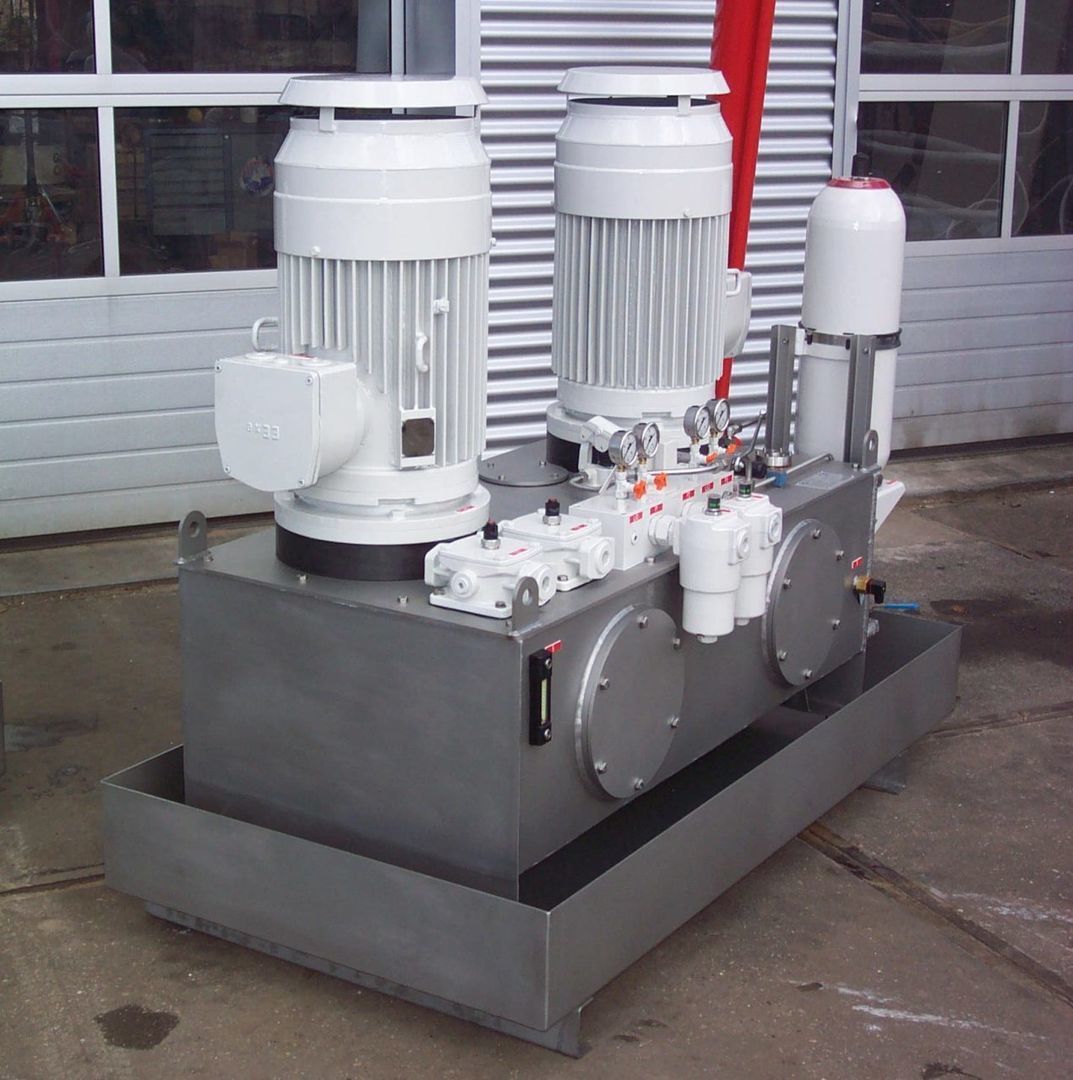 Hydraulic System for gangway and loading technology