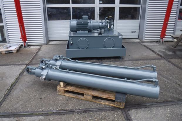 Hydraulic system for a shears 1