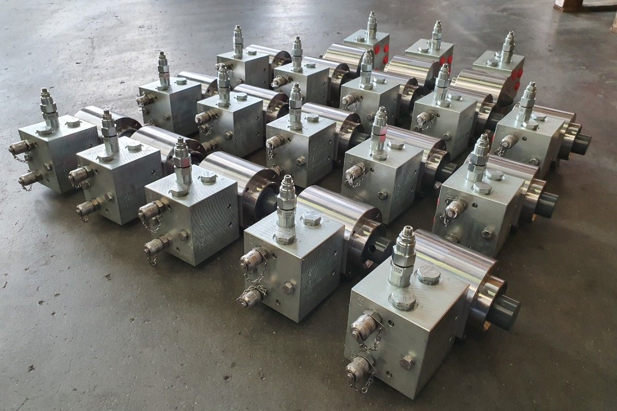 Manifolds for JPG