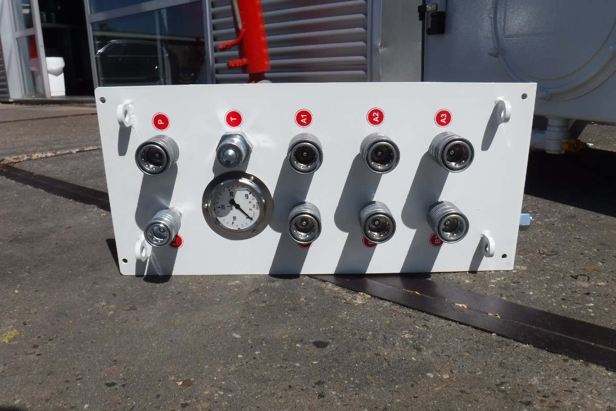 Hydraulic system for the agricultural industry