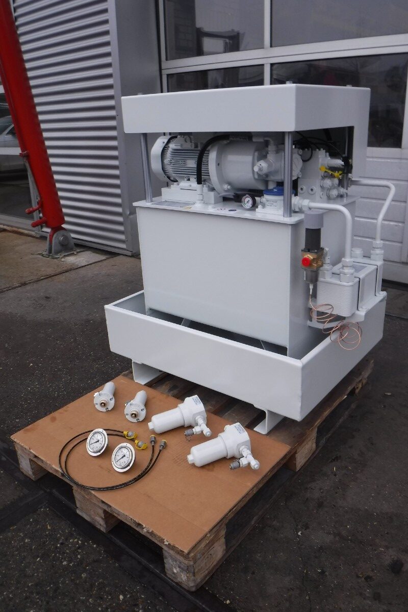 Hydraulische-systemen-RVS-Transportbanden-1-e1629966655547