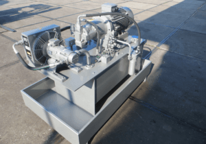 Hydraulisch systeem voor de vleesverwerkende industrie