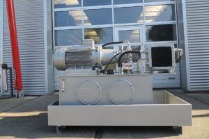 Hydraulisch systeem voor de vleesverwerkende industrie