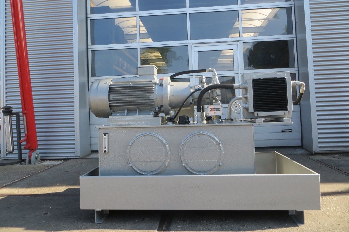 Hydraulisch systeem voor de vleesverwerkende industrie
