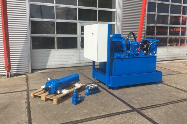 Hydraulisch systeem tbv rompen van buizen
