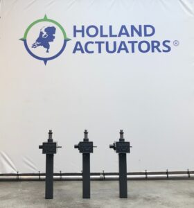 3 x 4M screw jacks medical industry