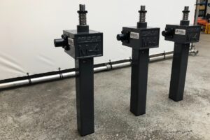 3 x 4M screw jacks medical industry
